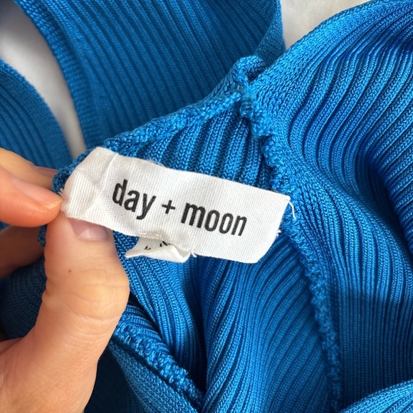 Ribbed Deep V Crop Top in Blue - Picture 2 of 2